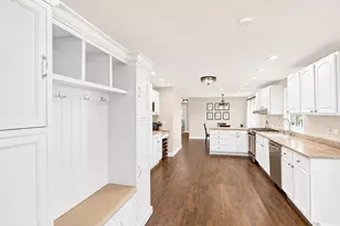 319 S Braintree Dr, Schaumburg, IL 60193 - Photo 6
