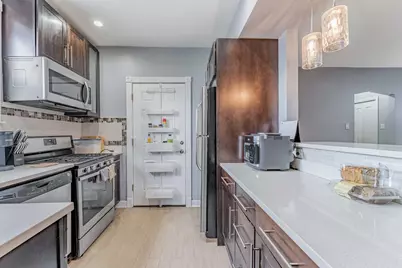 5717 N Kimball Avenue #2N, Chicago, IL 60659 - Photo 6