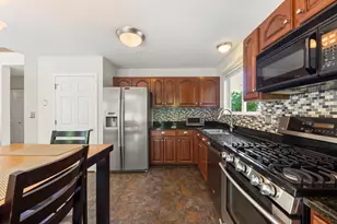 2308 Periwinkle Ct, Naperville, IL 60540 - Photo 8