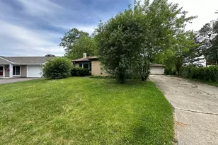 15240 Hilltop Dr, Orland Park, IL 60462 - Photo 2