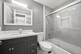 904 Chippewa Dr, Elgin, IL 60120 - Photo 18