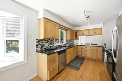 904 Chippewa Drive, Elgin, IL 60120 - Photo 6
