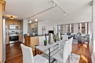2626 N Lakeview Ave, Chicago, IL 60614 - Photo 12