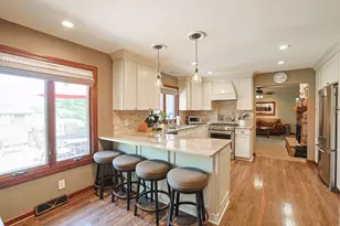 3S654 Terrace Dr, North Aurora, IL 60542 - Photo 10