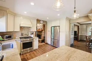 3S654 Terrace Dr, North Aurora, IL 60542 - Photo 8