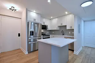 700 Wellington Ave, Elk Grove Village, IL 60007 - Photo 2