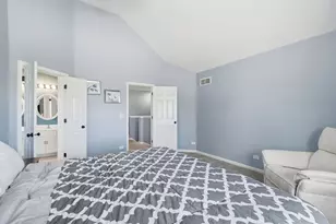 2213 Roaring Creek Dr, Aurora, IL 60503 - Photo 22