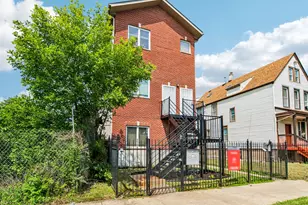 7018 S Dorchester Ave, Chicago, IL 60637 - Photo 2