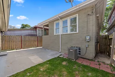 5827 S Spaulding Avenue, Chicago, IL 60629 - Photo 6