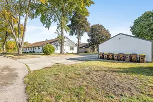820 Cottage Grove Ave, Rockford, IL 61103 - Photo 8