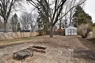 519 Palace St, Aurora, IL 60506 - Photo 22