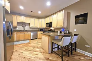 545 W Aldine Ave, Chicago, IL 60657 - Photo 8