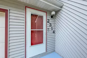 2314 Mulberry Ct, Champaign, IL 61821 - Photo 4