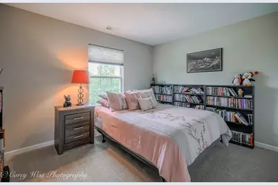 4062 Pompton Avenue, Elgin, IL 60124 - Photo 20