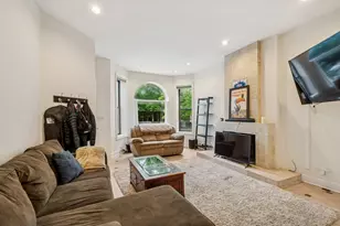 1416 N Cleveland Ave, Chicago, IL 60610 - Photo 2