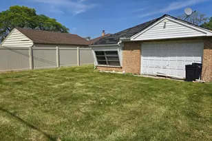 7642 N Osceola Ave, Niles, IL 60714 - Photo 8