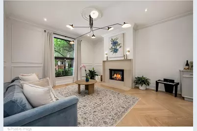 17 E Division Street #1E, Chicago, IL 60610 - Photo 2