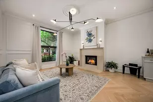 17 E Division St, Chicago, IL 60610 - Photo 2