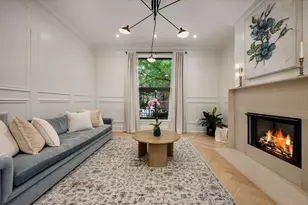 17 E Division St, Chicago, IL 60610 - Photo 4