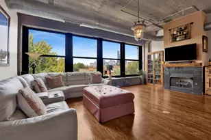 1033 W 14th Pl, Chicago, IL 60608 - Photo 2