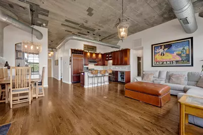 1033 W 14th Place #318, Chicago, IL 60608 - Photo 4