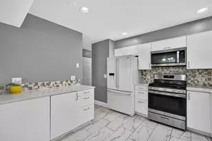 197 Rob Roy Ct, Schaumburg, IL 60194 - Photo 6