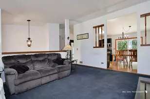 2401 Mallard Dr, Lindenhurst, IL 60046 - Photo 4