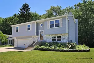 2401 Mallard Dr, Lindenhurst, IL 60046 - Photo 1