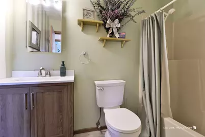 2401 Mallard Drive, Lindenhurst, IL 60046 - Photo 14