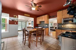 2802 N Ringwood Rd, McHenry, IL 60050 - Photo 8