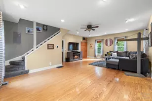 2802 N Ringwood Rd, McHenry, IL 60050 - Photo 12