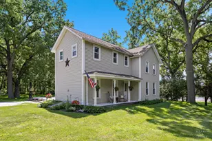 2802 N Ringwood Rd, McHenry, IL 60050 - Photo 1