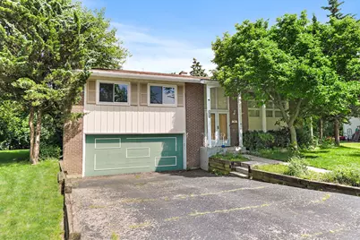 2825 Grissom Court, Woodridge, IL 60517 - Photo 2