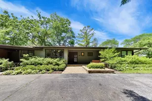 3320 Krenn Ave, Highland Park, IL 60035 - Photo 2