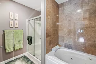 50 N Bokelman St, Roselle, IL 60172 - Photo 10