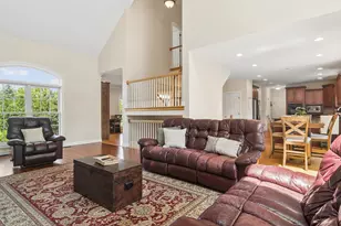175 Clover Hill Ln, North Barrington, IL 60010 - Photo 10