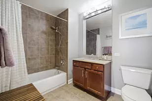 100 E 14th St, Chicago, IL 60605 - Photo 18