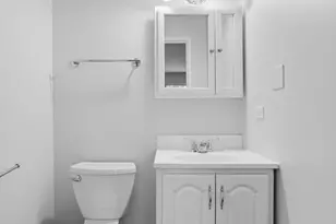 916 Casey Ct, Schaumburg, IL 60173 - Photo 10
