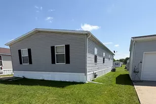 33 St Pauls Dr, Bourbonnais, IL 60914 - Photo 2