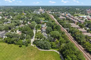 316 W 5th Ave, Naperville, IL 60563 - Photo 32
