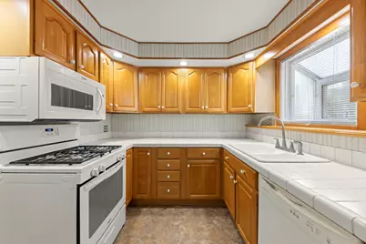 316 W 5th Avenue, Naperville, IL 60563 - Photo 10