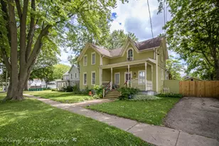 320 E High St, Sycamore, IL 60178 - Photo 28