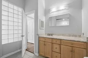 812 W Van Buren St, Chicago, IL 60607 - Photo 14