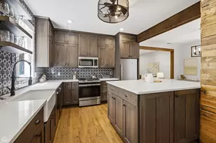 3757 N Bosworth Ave, Chicago, IL 60613 - Photo 12