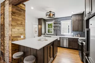 3757 N Bosworth Ave, Chicago, IL 60613 - Photo 10
