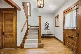 3757 N Bosworth Ave, Chicago, IL 60613 - Photo 2