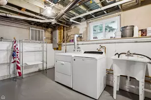 3757 N Bosworth Ave, Chicago, IL 60613 - Photo 34