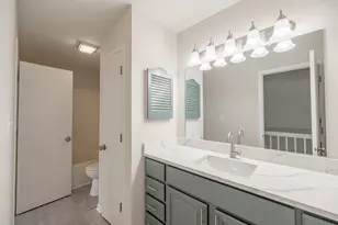 1224 Clematis Dr, Streamwood, IL 60107 - Photo 10