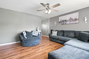 504 Rambler Ln, Streamwood, IL 60107 - Photo 6