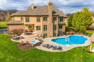 37W209 Deer Pond Ct, Saint Charles, IL 60175 - Photo 2